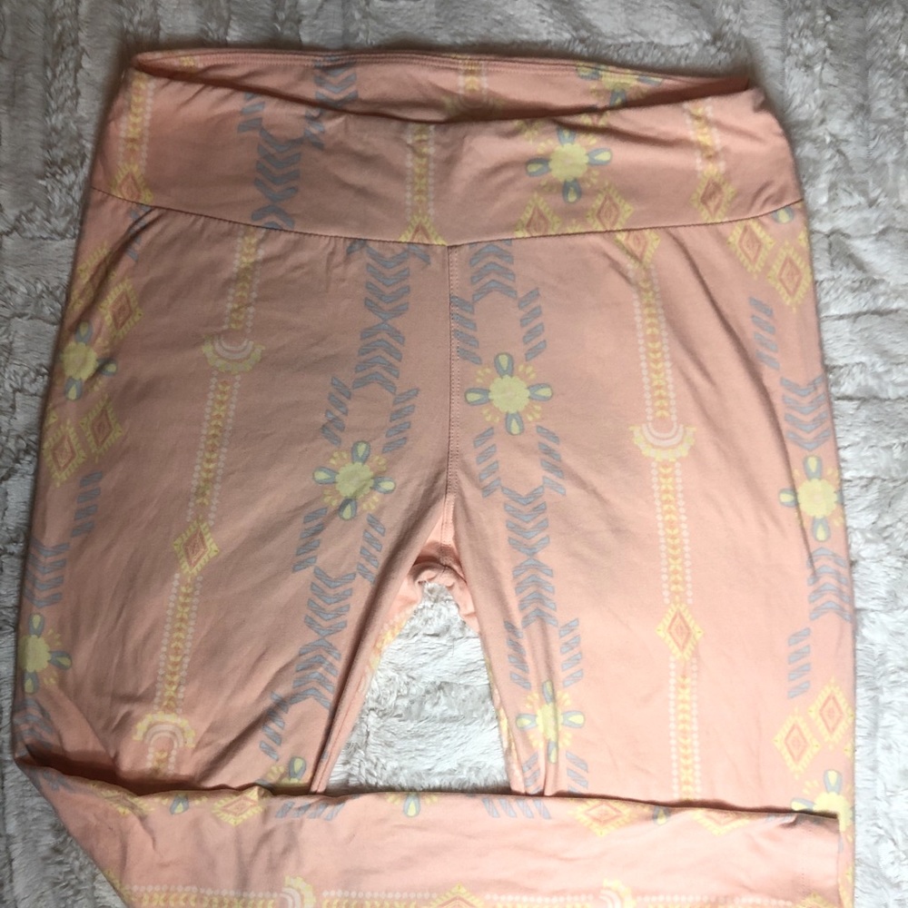 Lularoe buttery soft leggings
